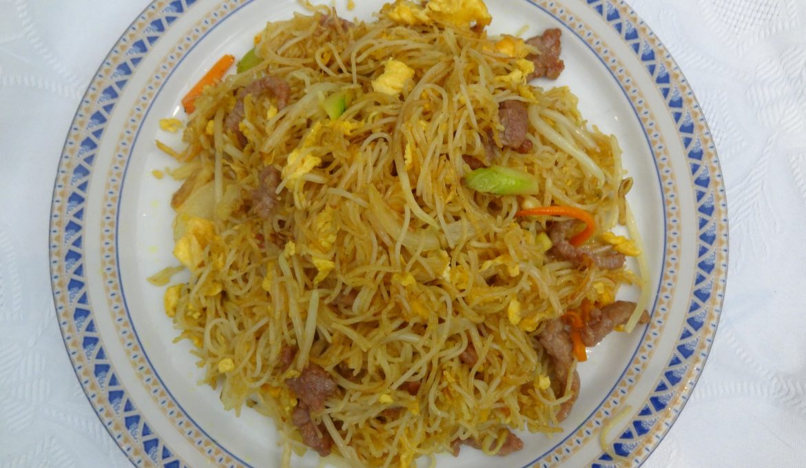 37. Fideos de arroz al curry